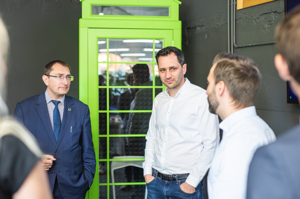 Darba vizītē Mapon viesojas satiksmes ministrs un Autotransporta direkcijas valdes priekšsēdētājs