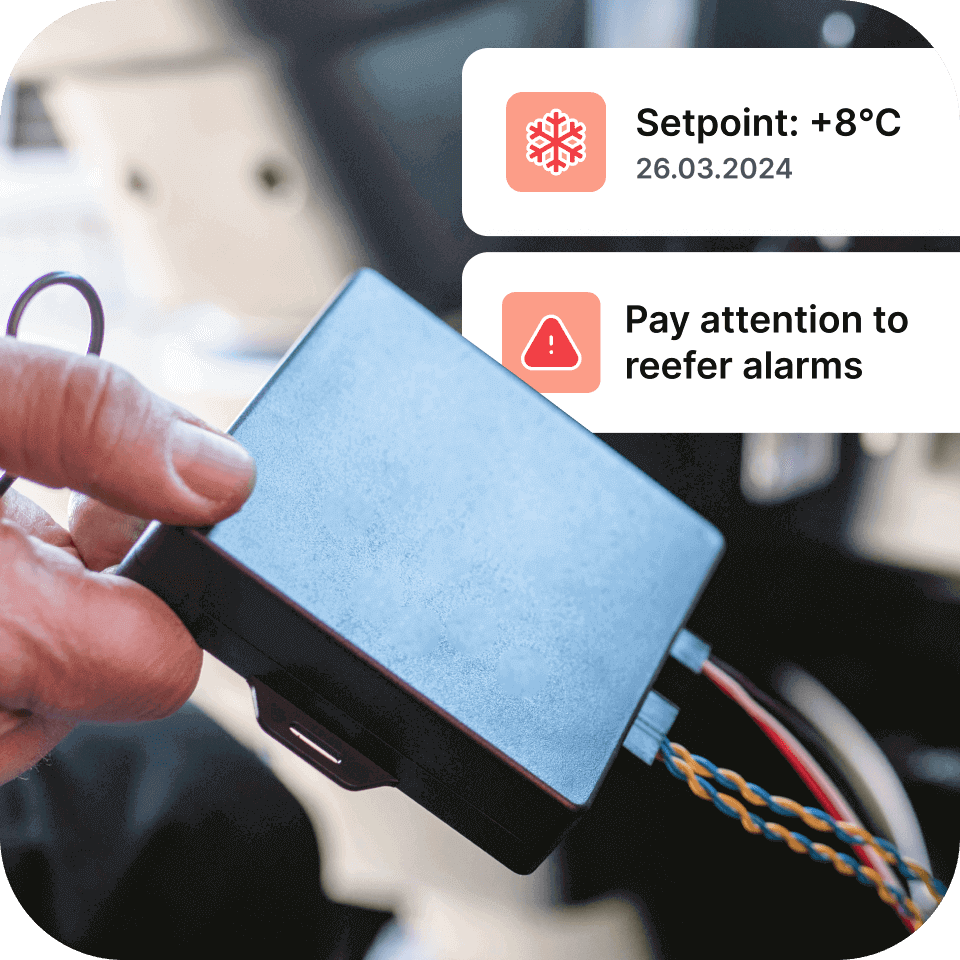 A close up photo of a person holding a Mapon Expert device necessary for cold chain monitorig in their hand.