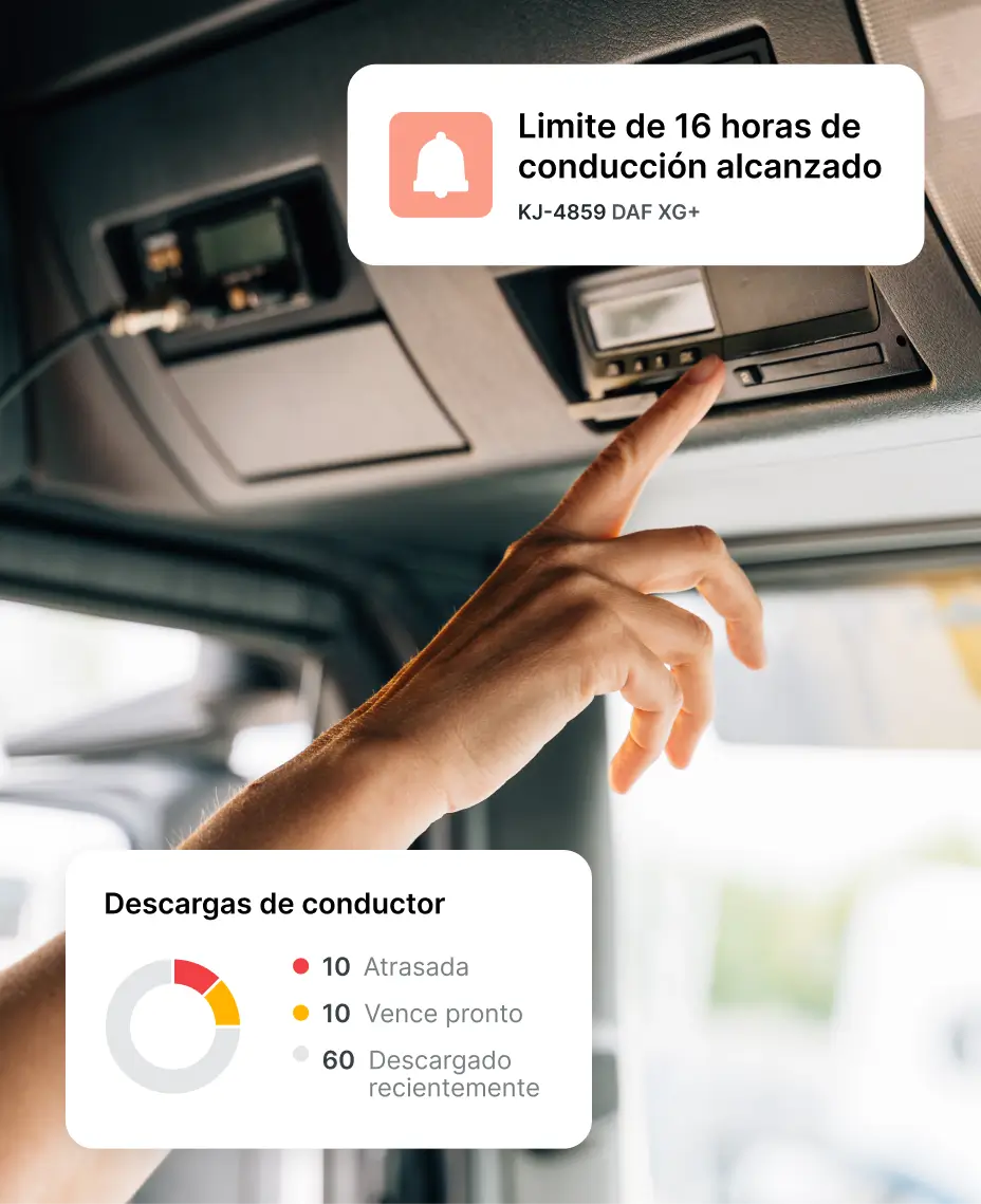 un conductor con un tacografo y datos de la plataforma de Mapon
