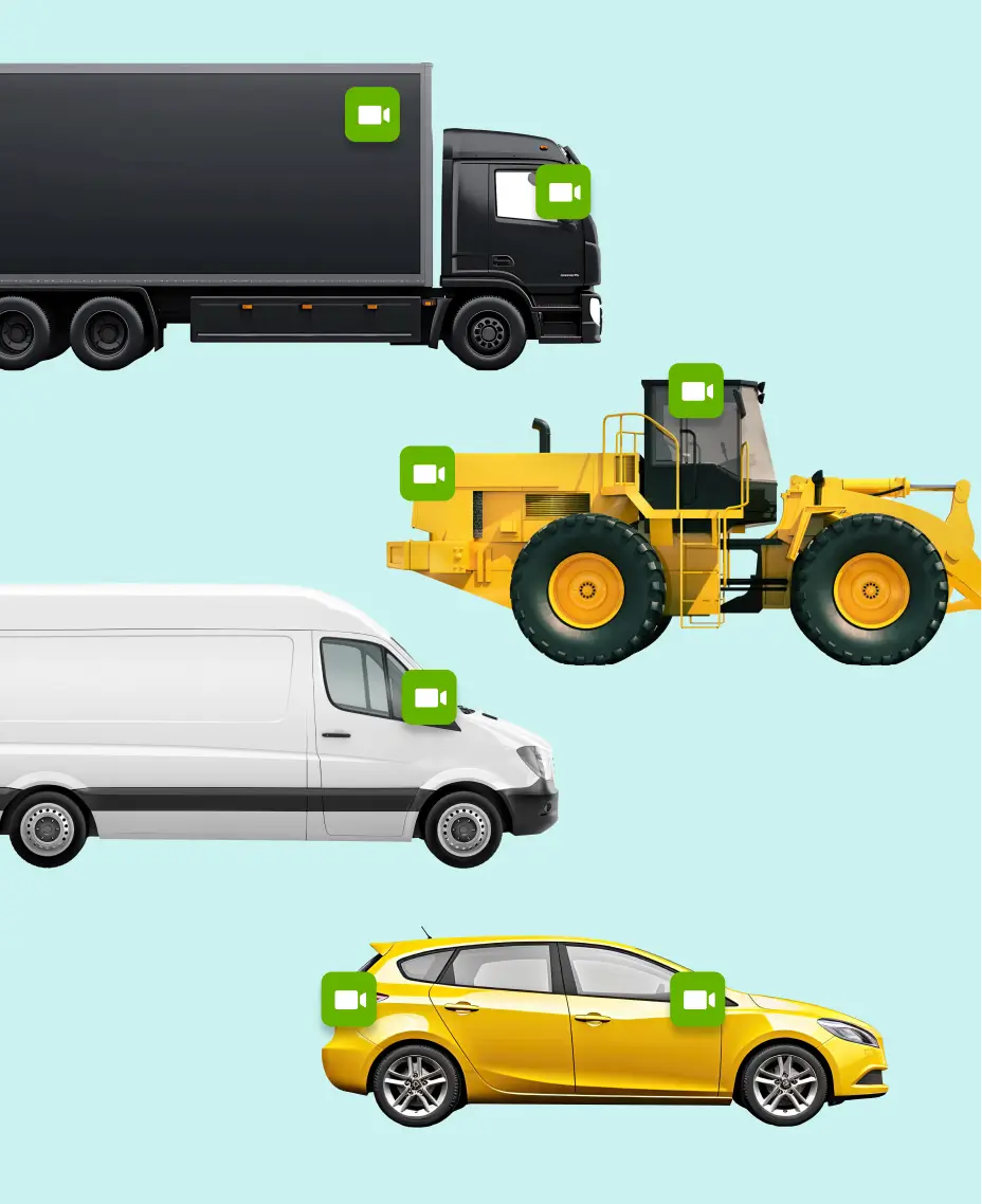 Įvairių transporto priemonių tipų iliustracija, kur kiekviena pažymėta žalia kameros piktograma, nurodančia autoparko kameros vietą.