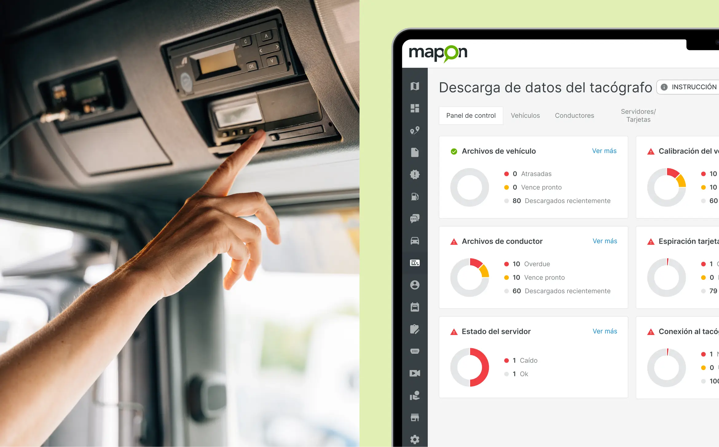 Una persona presionando un botón en un tacógrafo y una captura de pantalla de la plataforma Mapon abierta en la sección de descarga remota de datos del tacógrafo.
