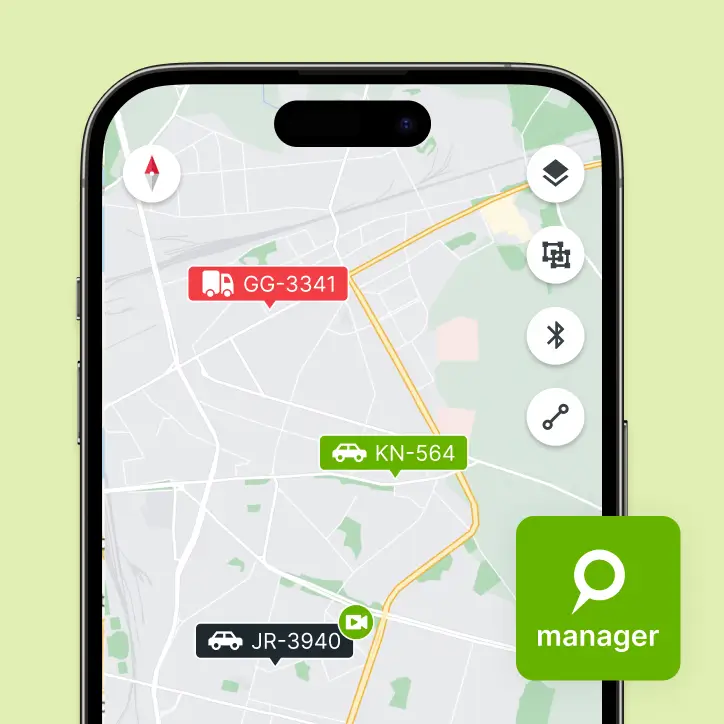 Smartphonevy av Mapons Manager-app för vagnparkshantering. Skärmen visar aktuella fordonspositioner på en digital karta.