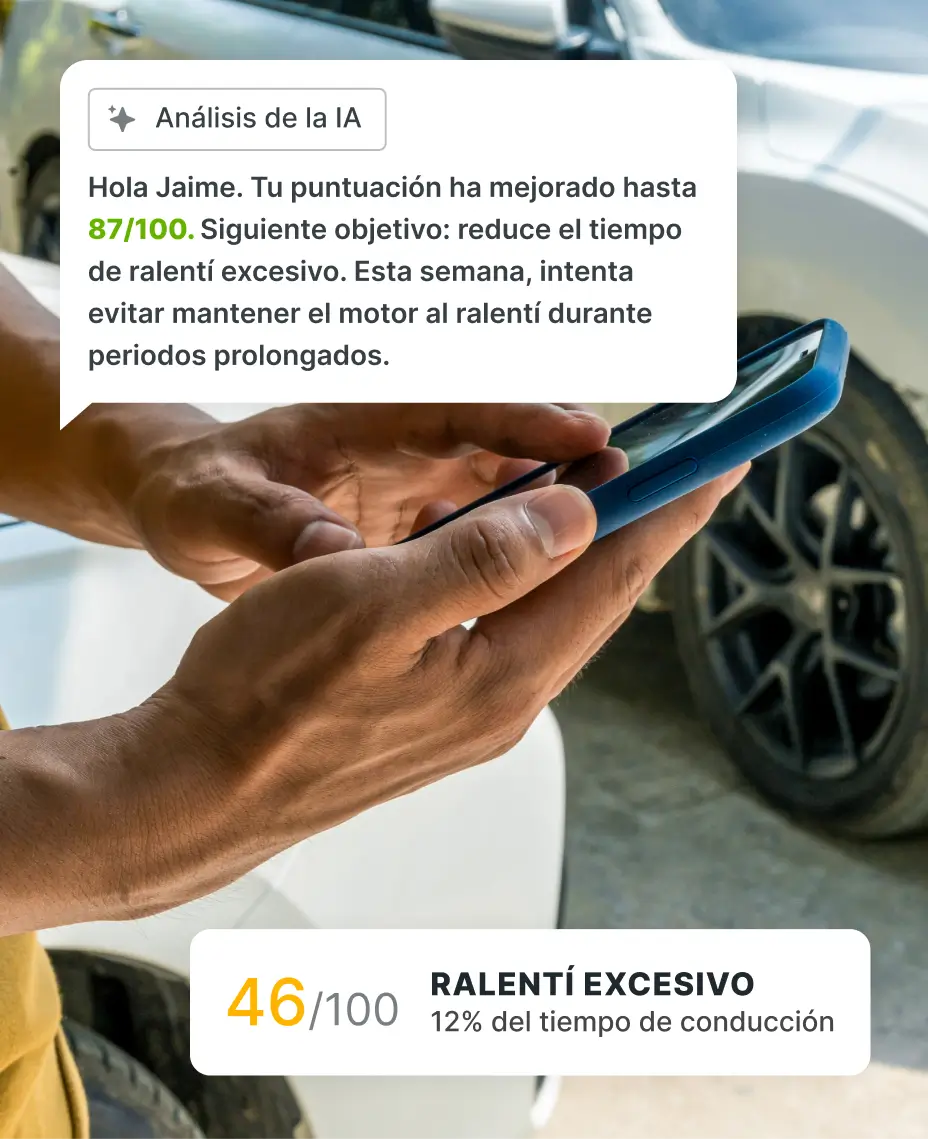 Panel de control web de Mapon que muestra datos detallados de monitoreo del comportamiento del conductor, incluyendo puntuaciones, eventos de conducción brusca y análisis de rendimiento.