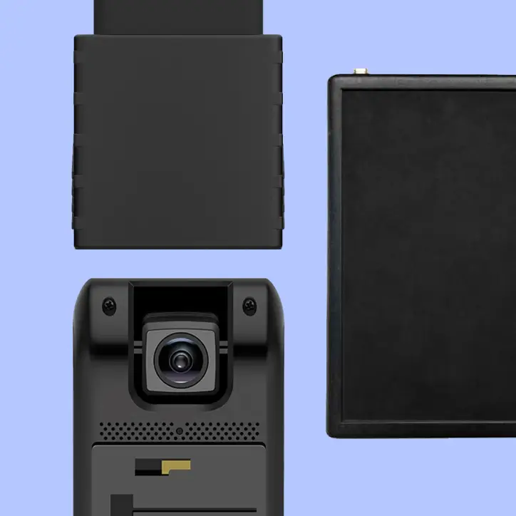 Įvairių gamintojų telemetrijos įrenginiai violetiniame fone.