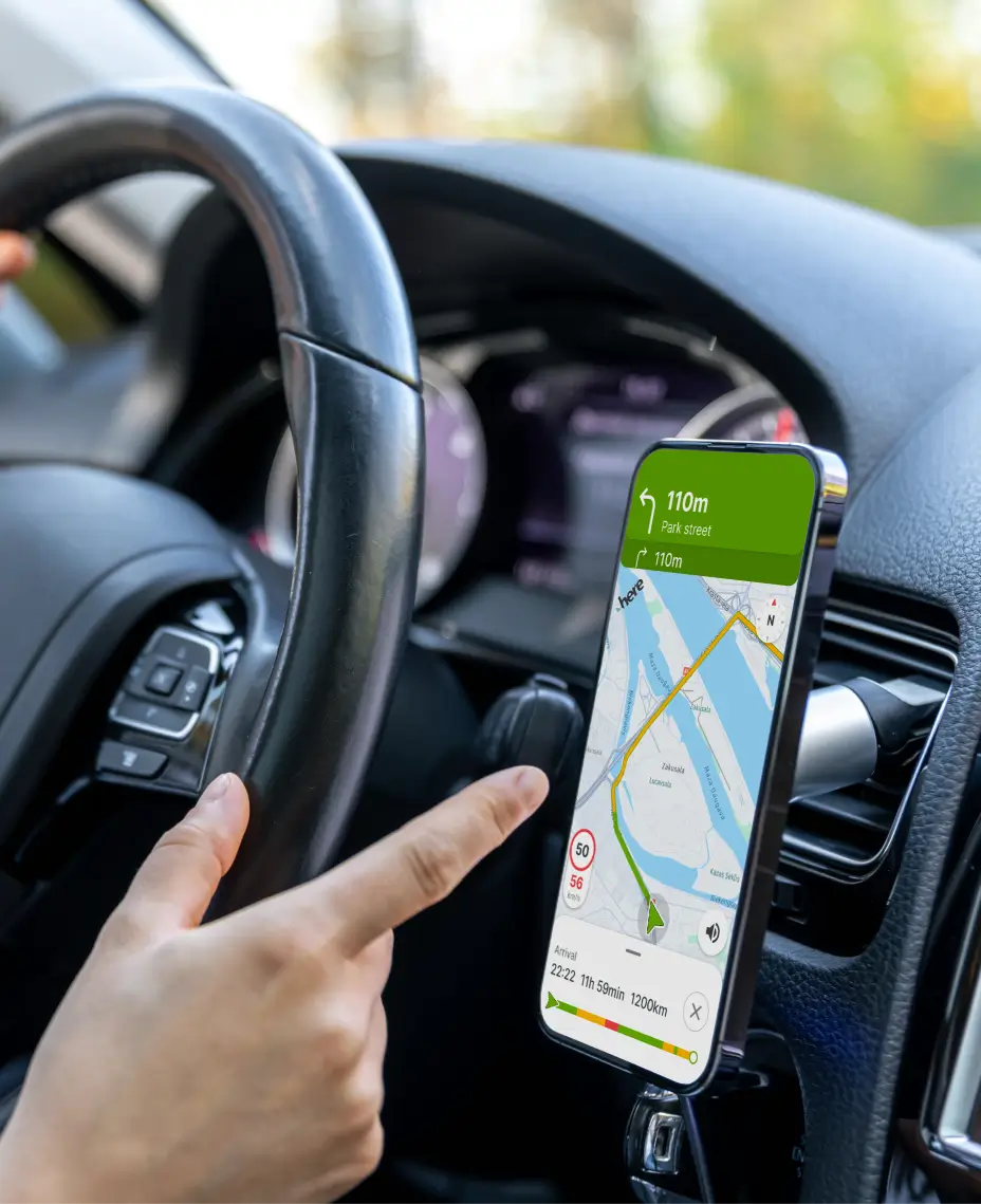 Navigeerimisvaade Mapon Driver autopargi juhirakenduses sõidu ajal