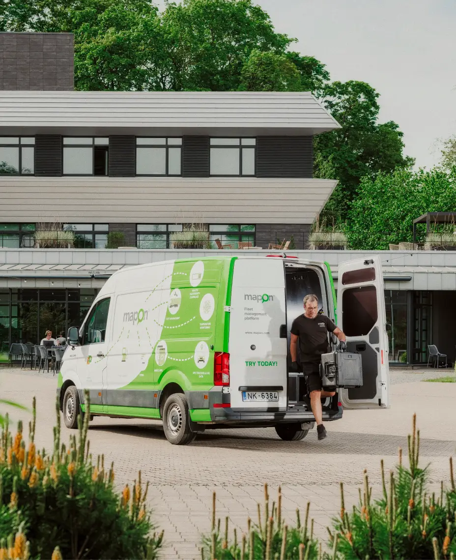 Maponi tehnik on valmis alustama suurte autoparkide paigaldustöödega.